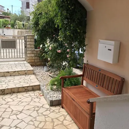Ljubica Veilchen Apartment *