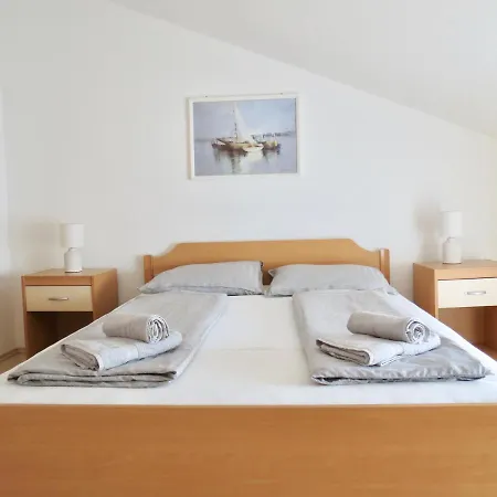 Apartment Ljubica Veilchen *