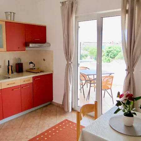 Apartment Ljubica Veilchen *
