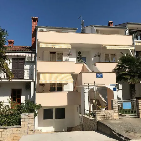 Ljubica Veilchen Apartment Funtana